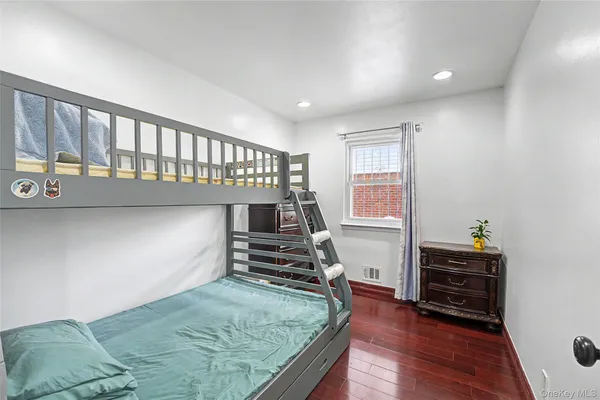 $1,180,000 | 262-27 57th Avenue | Little Neck