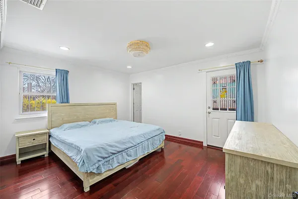 $1,180,000 | 262-27 57th Avenue | Little Neck