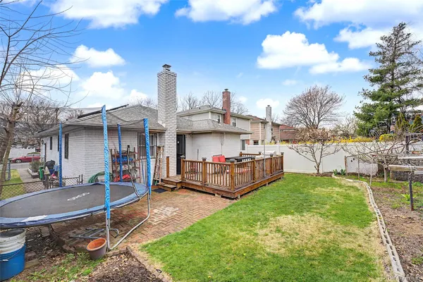 $1,180,000 | 262-27 57th Avenue | Little Neck