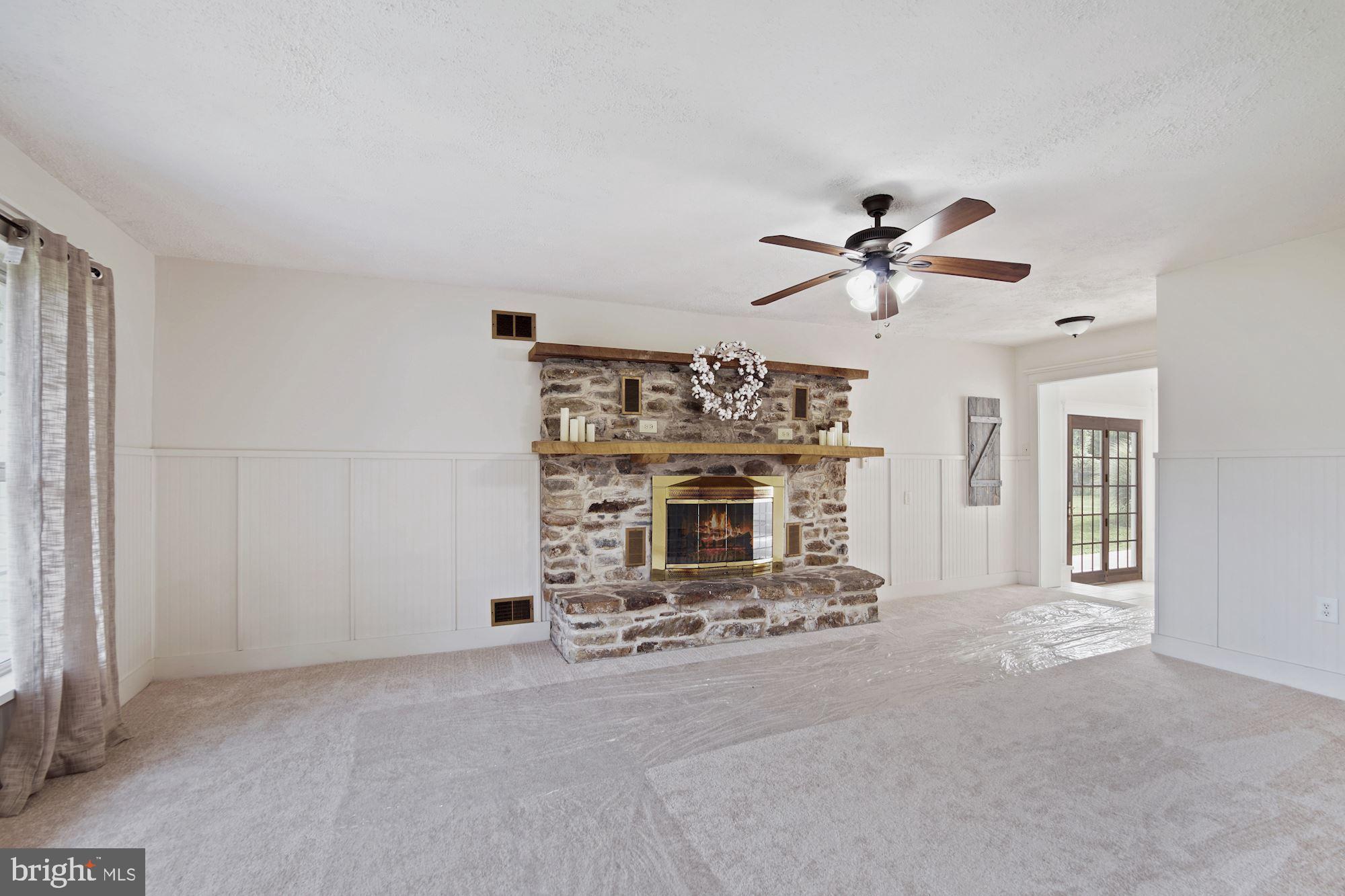 45 Knob Hill Road Elkton, MD 21921 - Photo 11 of 42 Great room with fireplace