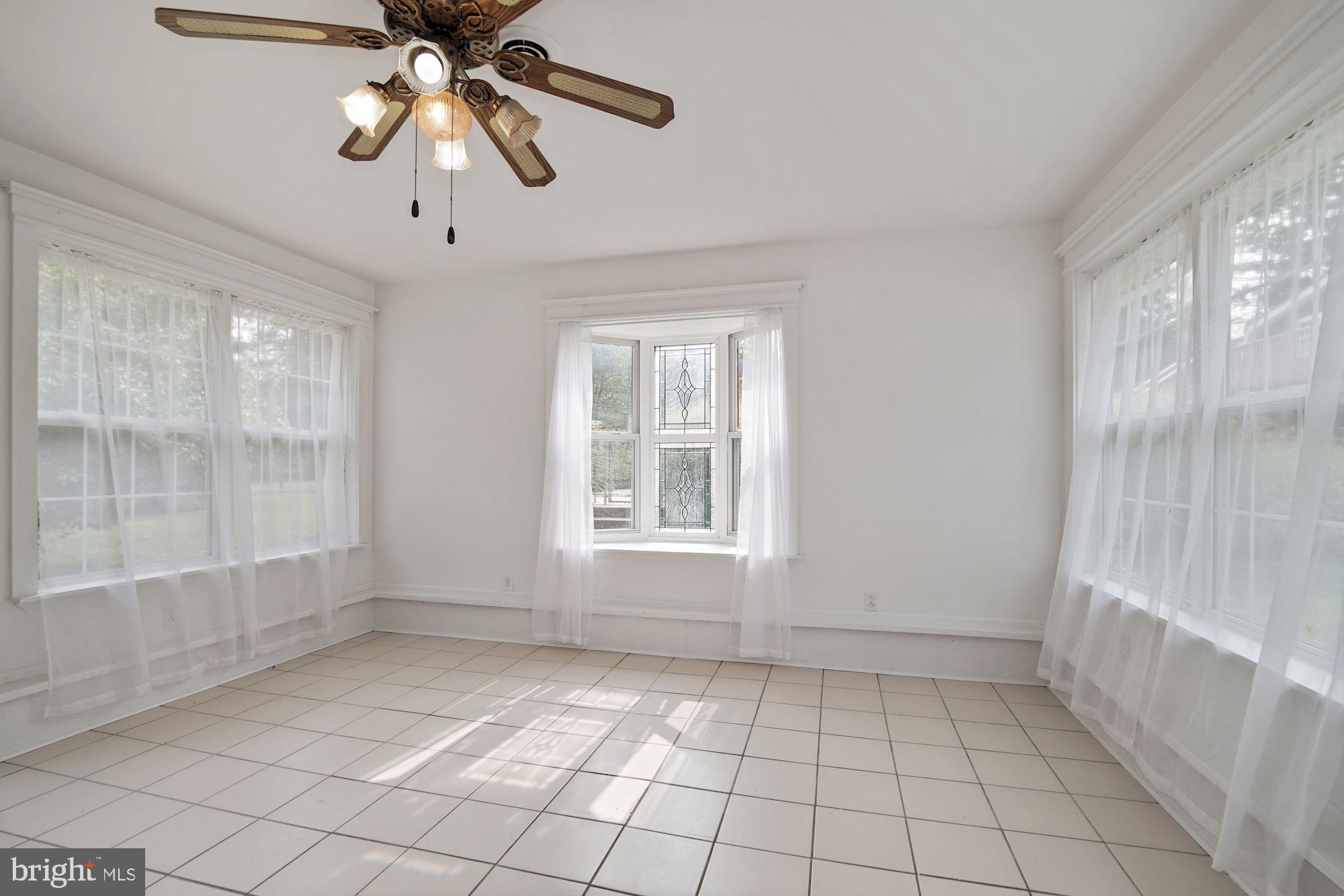 45 Knob Hill Road Elkton, MD 21921 - Photo 15 of 42 Sun room
