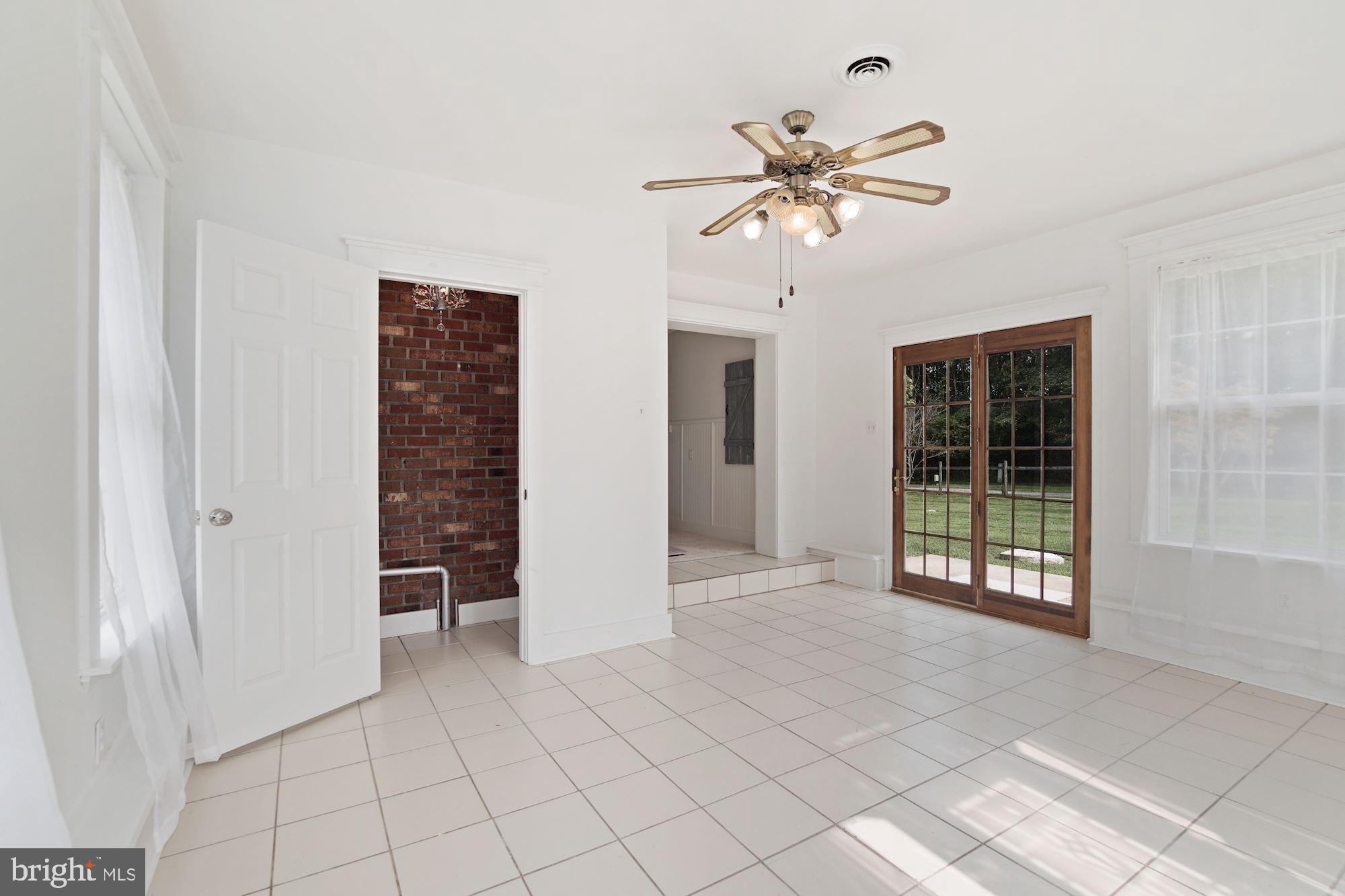 45 Knob Hill Road Elkton, MD 21921 - Photo 16 of 42 Sun room
