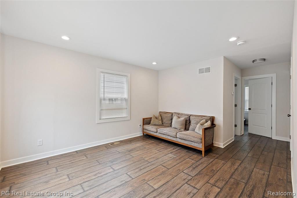 1420 South Campbell Road Royal Oak, MI 48067 - Photo 3 of 26