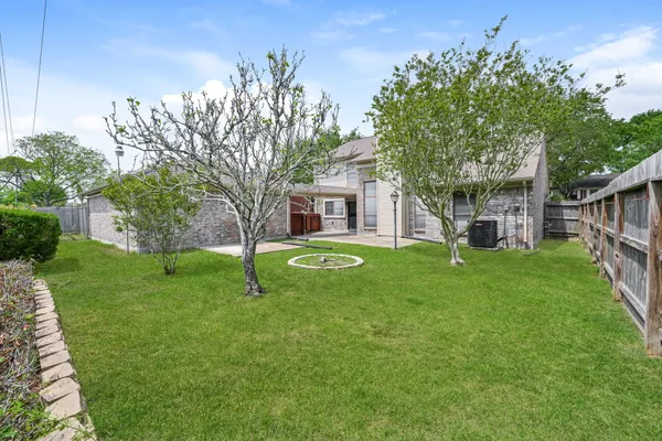 $2,600 | 2017 Spinnaker Drive, League City, TX 77573