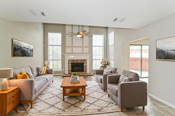 $2,600 | 2017 Spinnaker Drive, League City, TX 77573