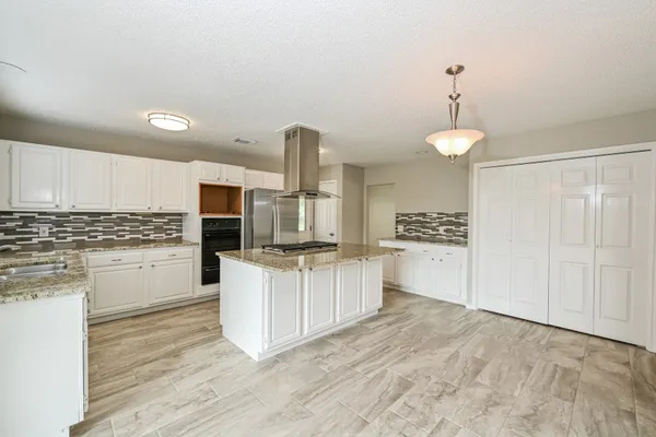 $2,600 | 2017 Spinnaker Drive, League City, TX 77573