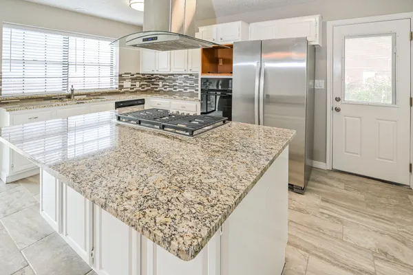 $2,600 | 2017 Spinnaker Drive, League City, TX 77573