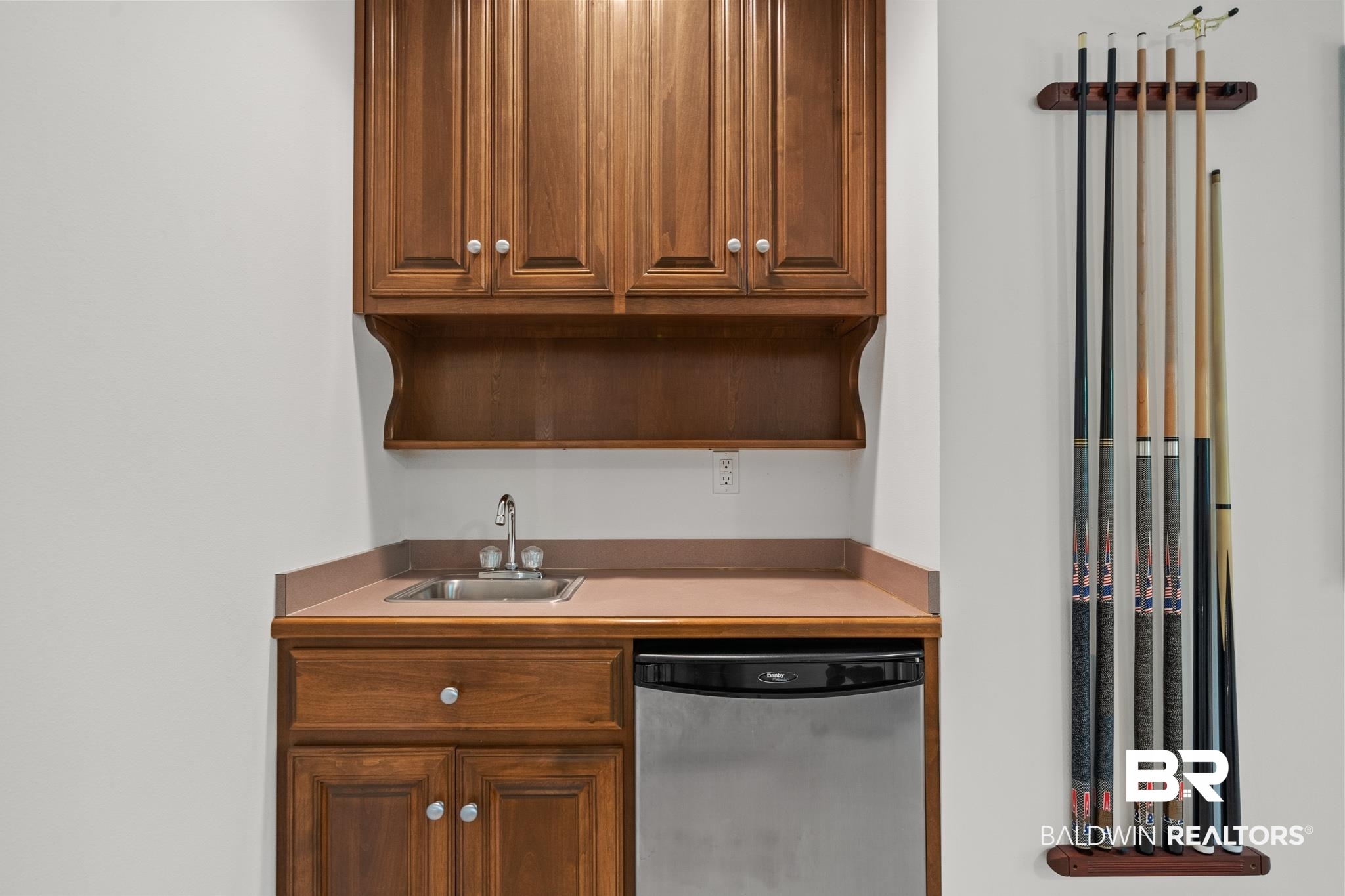 7335 Maureen Circle Daphne, AL 36527 - Photo 26 of 36 wet bar