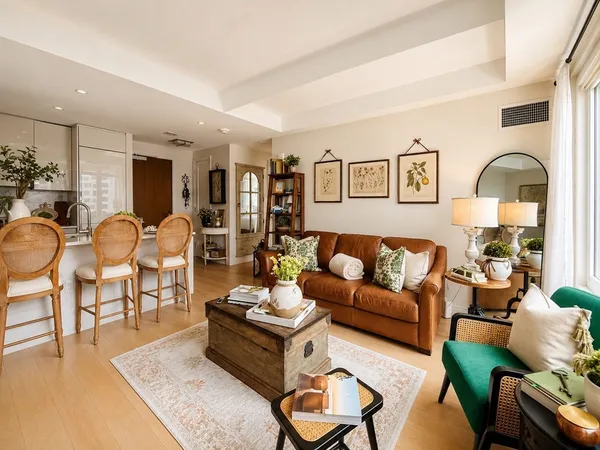 $1,268,000 | 133 Seaport Boulevard, Unit 1207, Boston, MA 02210