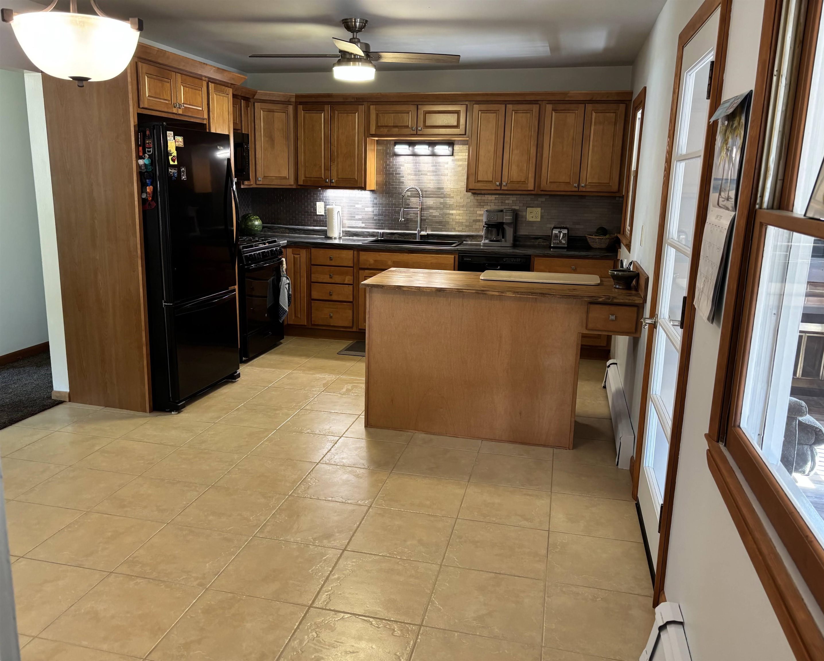 1851 Cleveland Street Beloit, WI 53511 - Photo 6 of 24