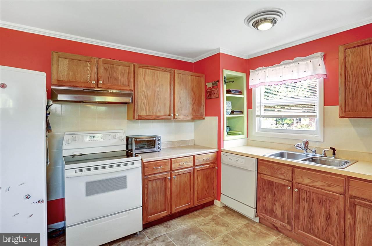4819 Delbrook Road Mechanicsburg, PA 17050 - Photo 2 of 19 Gallery Image 2