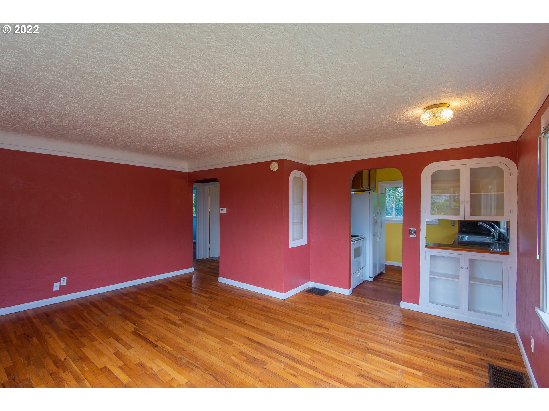 544 Clark Street North Bend, OR 97459 - Photo 8 of 32