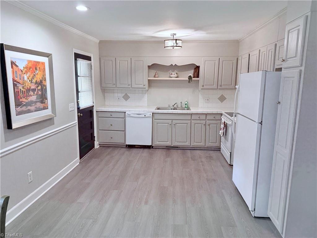 702 Trail One Burlington, NC 27215 - Photo 5 of 12 Kitchen