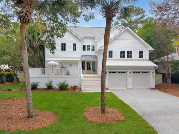 $3,590,000 | 3 Sand Dollar Drive, Isle of Palms, SC 29451