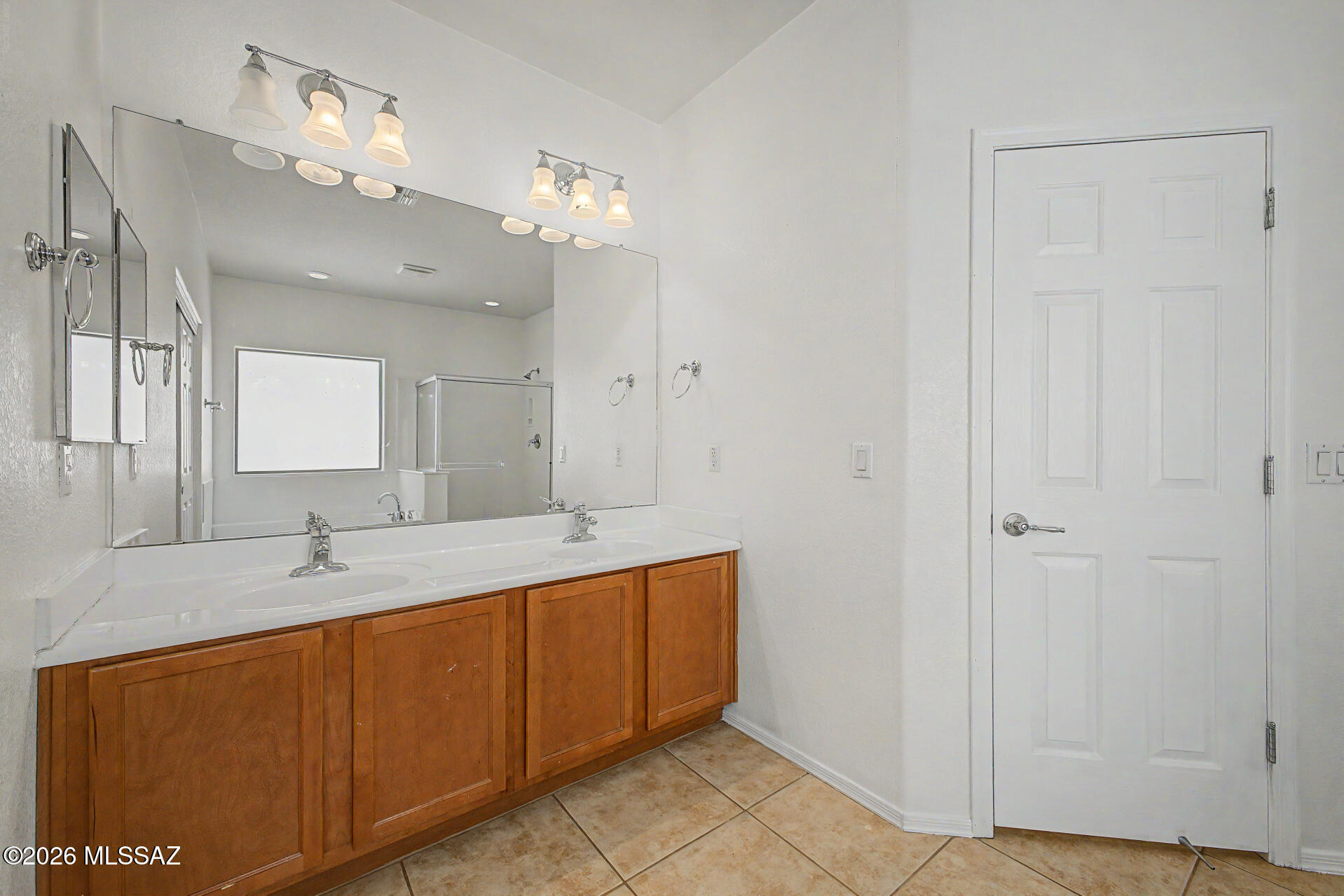 33840 South Miner Road Red Rock, AZ 85145 - Photo 16 of 51 Primary Bathroom on Main floor