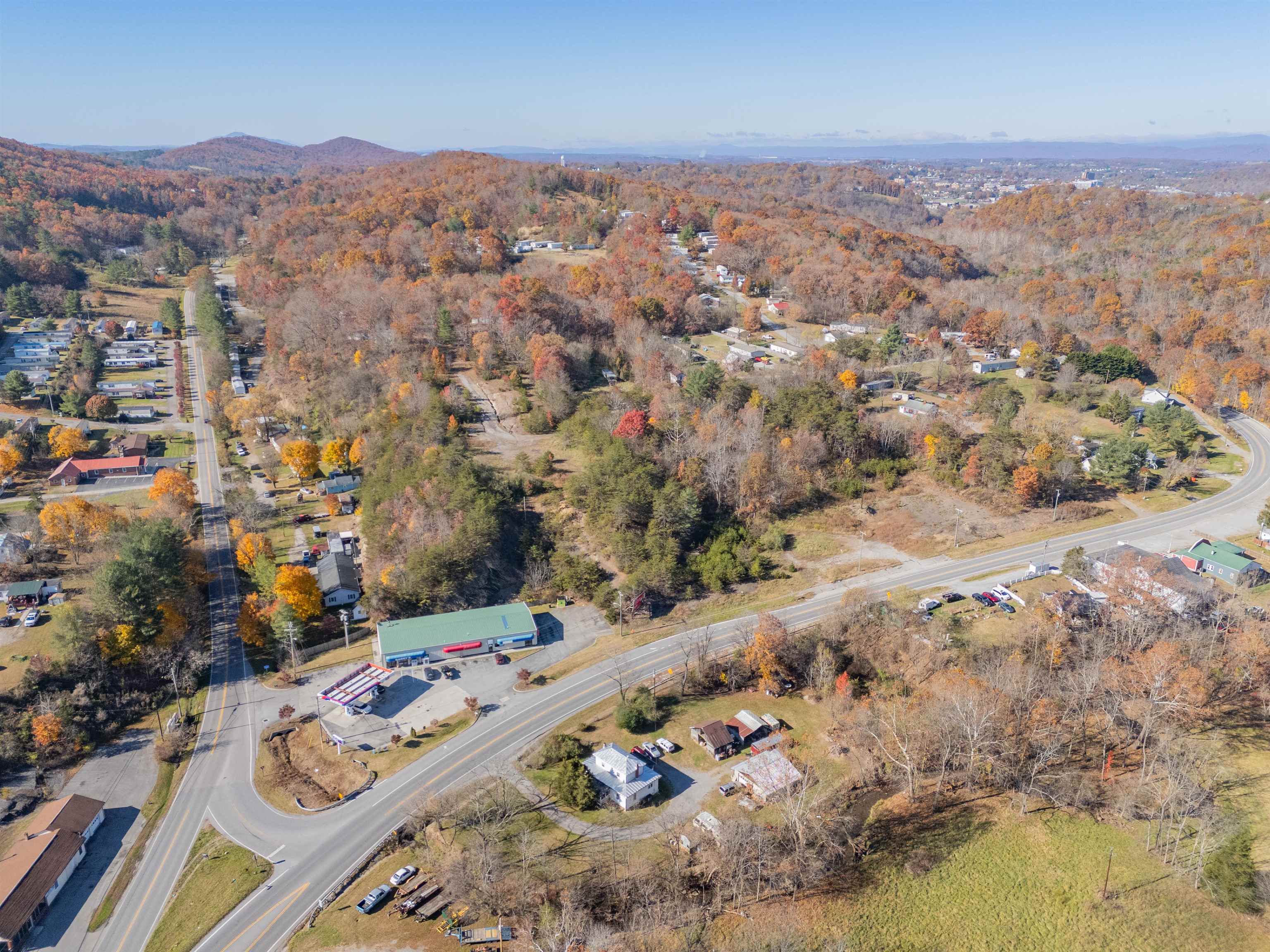 3713 Radford Road Christiansburg, VA 24073 - Photo 26 of 27 Gallery Image 26