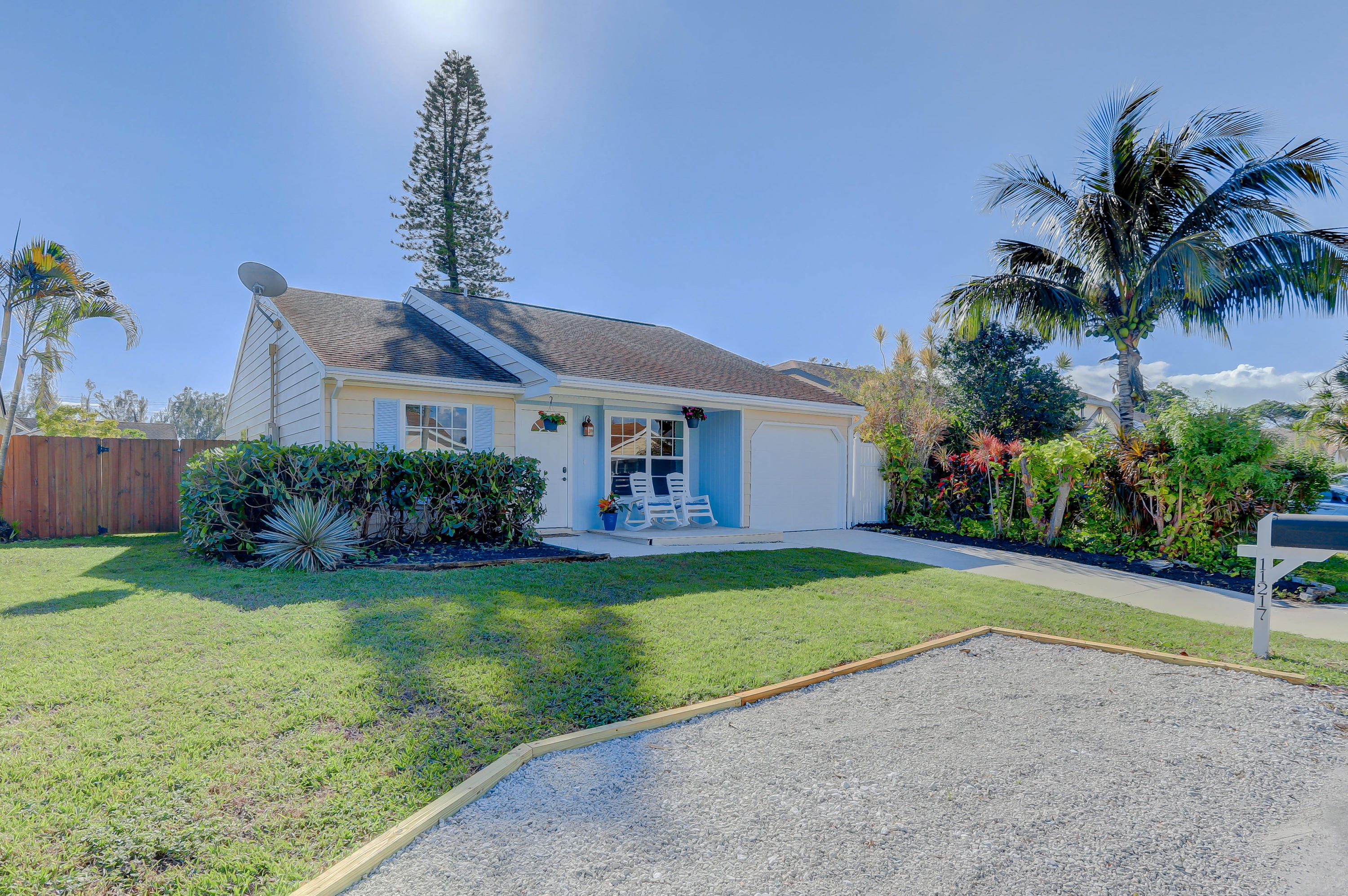 11217 South Terradas Lane Boca Raton, FL 33428 - Photo 3 of 44 IMG_7943_4_5_6_7