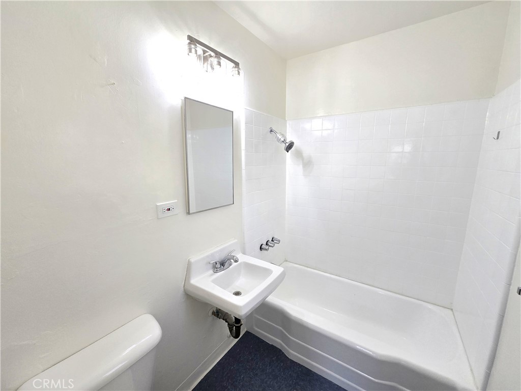 4263 West Broadway, Unit B Hawthorne, CA 90250 - Photo 9 of 10