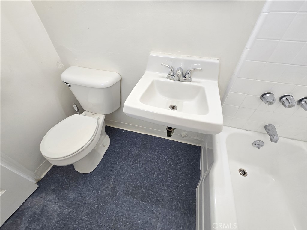 4263 West Broadway, Unit B Hawthorne, CA 90250 - Photo 10 of 10