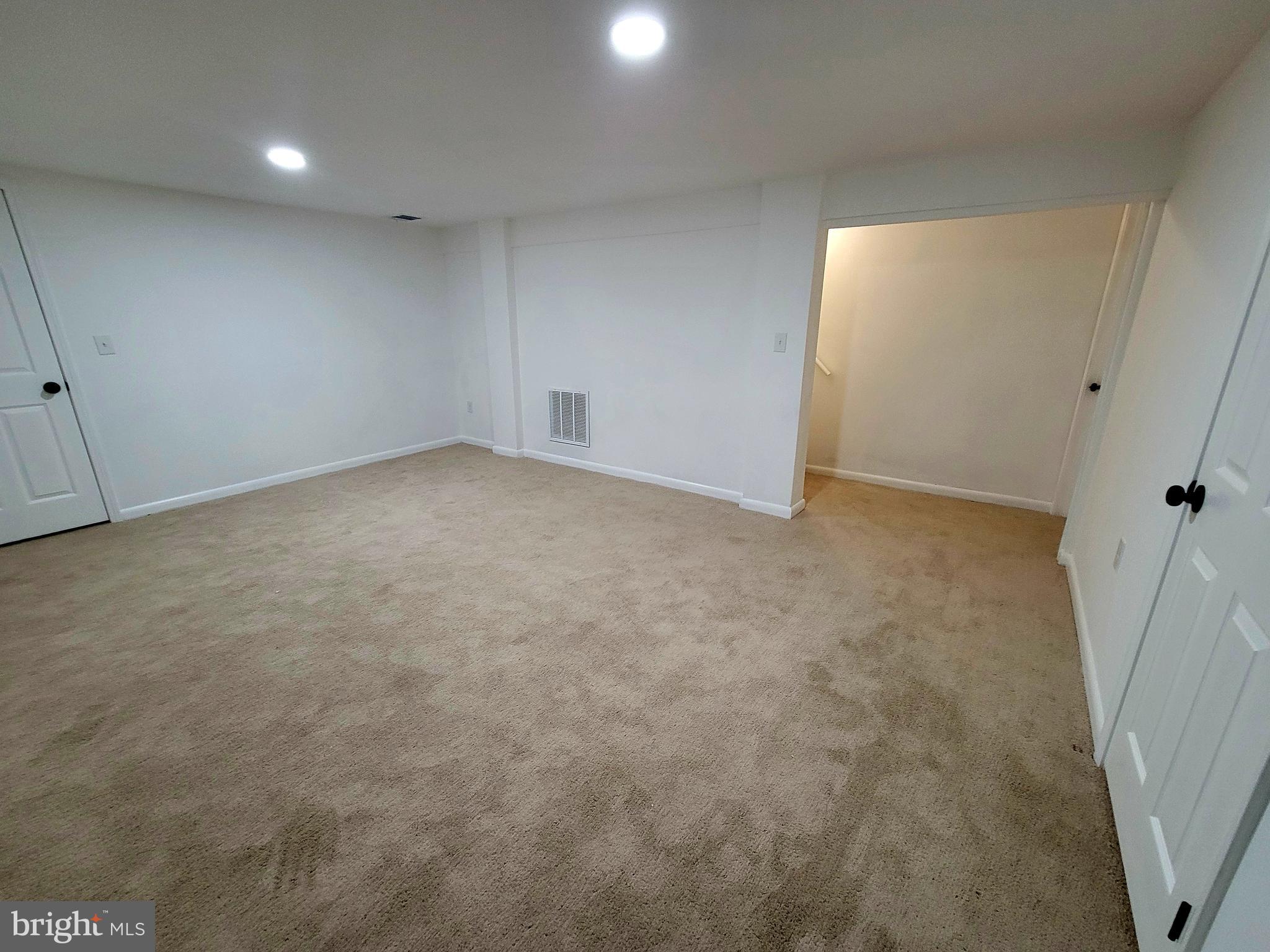 11525 Englewood Road Hagerstown, MD 21740 - Photo 11 of 21 a view of empty room