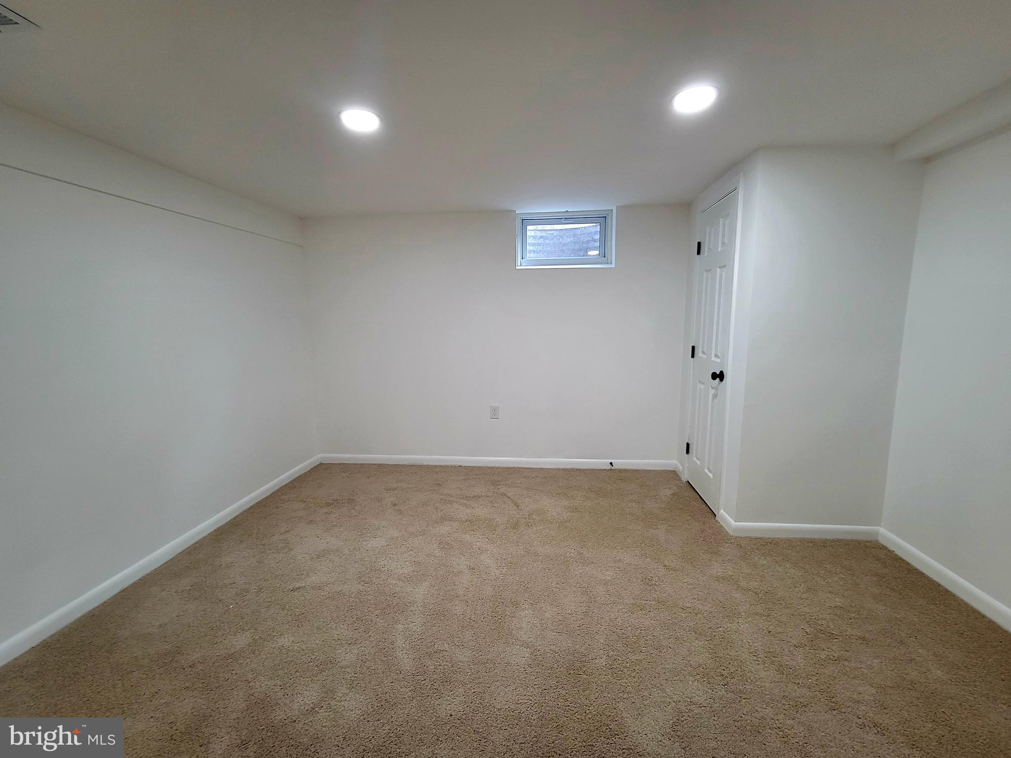 11525 Englewood Road Hagerstown, MD 21740 - Photo 13 of 21 a view of an empty room