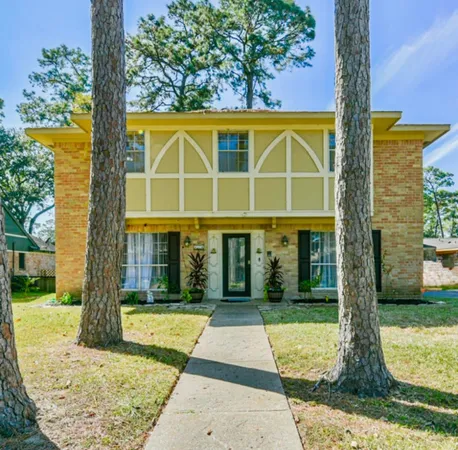 $2,250 | 3728 Autumn Lane, Baytown, TX 77521