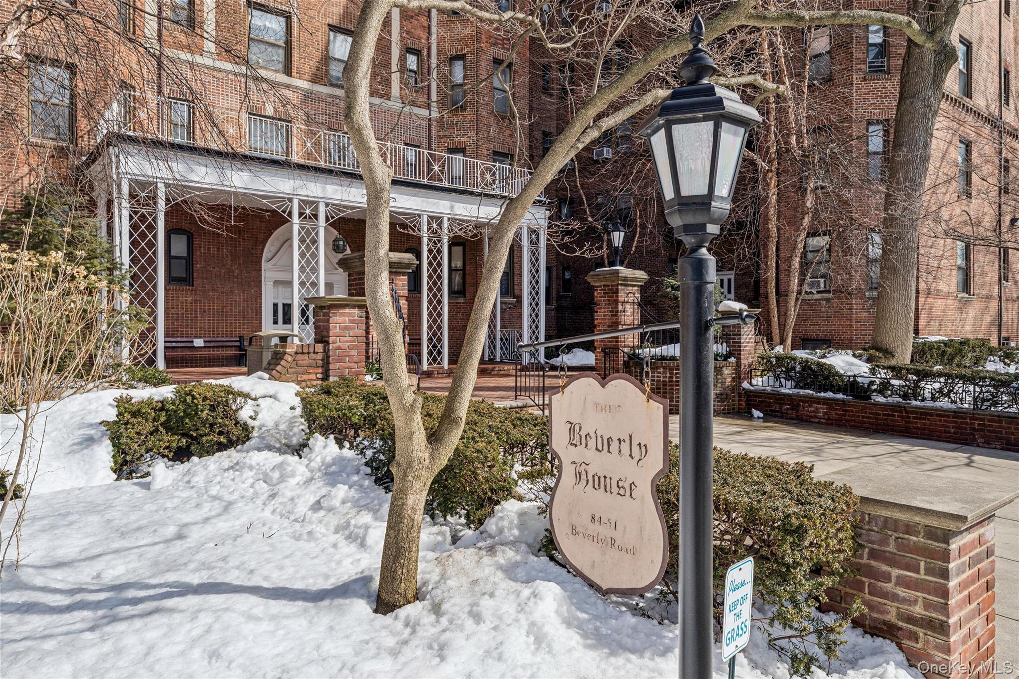 84-51 Beverly Road, Unit 6R Queens, NY 11415 - Photo 19 of 19 a view of a entryway door of house