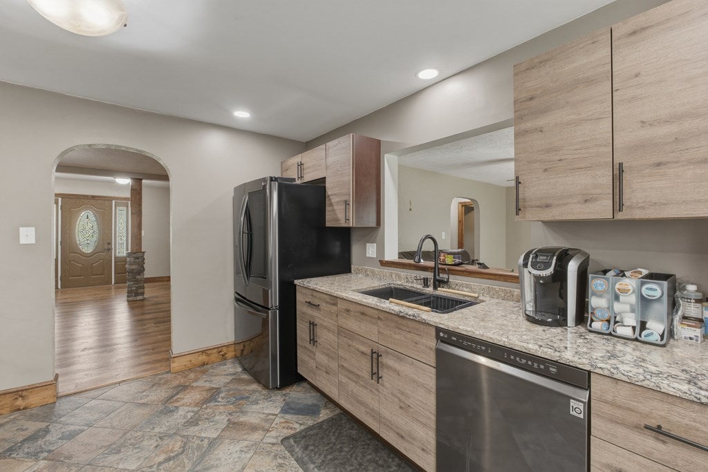 2655 Grandview Road Beaver, WV 25813 - Photo 9 of 53 Gallery Image 9