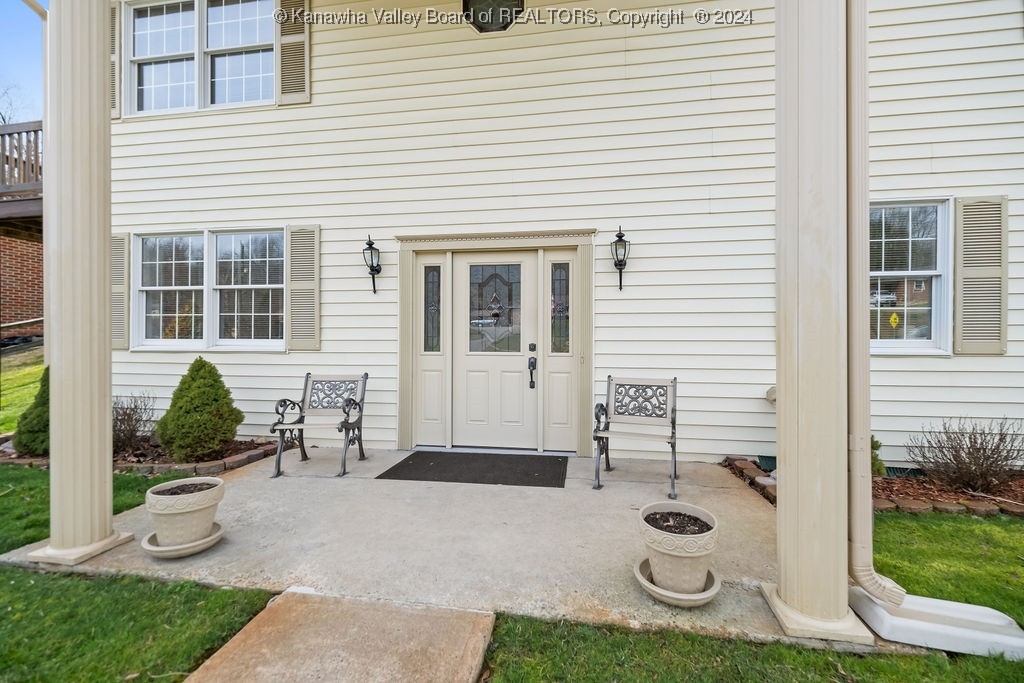 3972 Indian Creek Road Elkview, WV 25071 - Photo 4 of 43 Gallery Image 4
