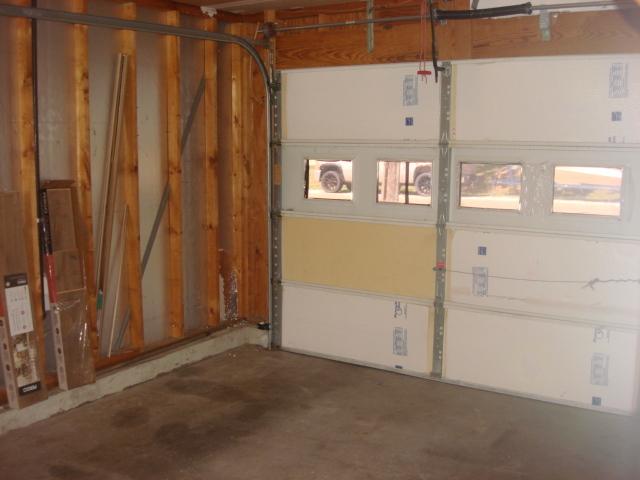 601 Catlin Street Ottawa, IL 61350 - Photo 23 of 29 a view of a hallway with closet