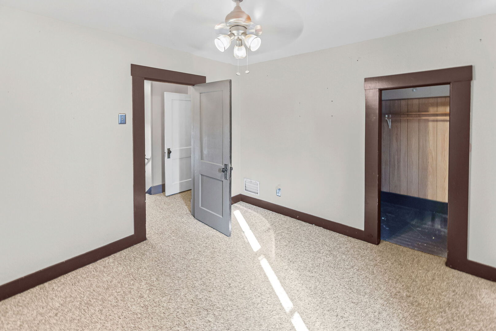 527 East 4th Street Centralia, IL 62801 - Photo 30 of 39 a view of a room with an empty space and a hallway