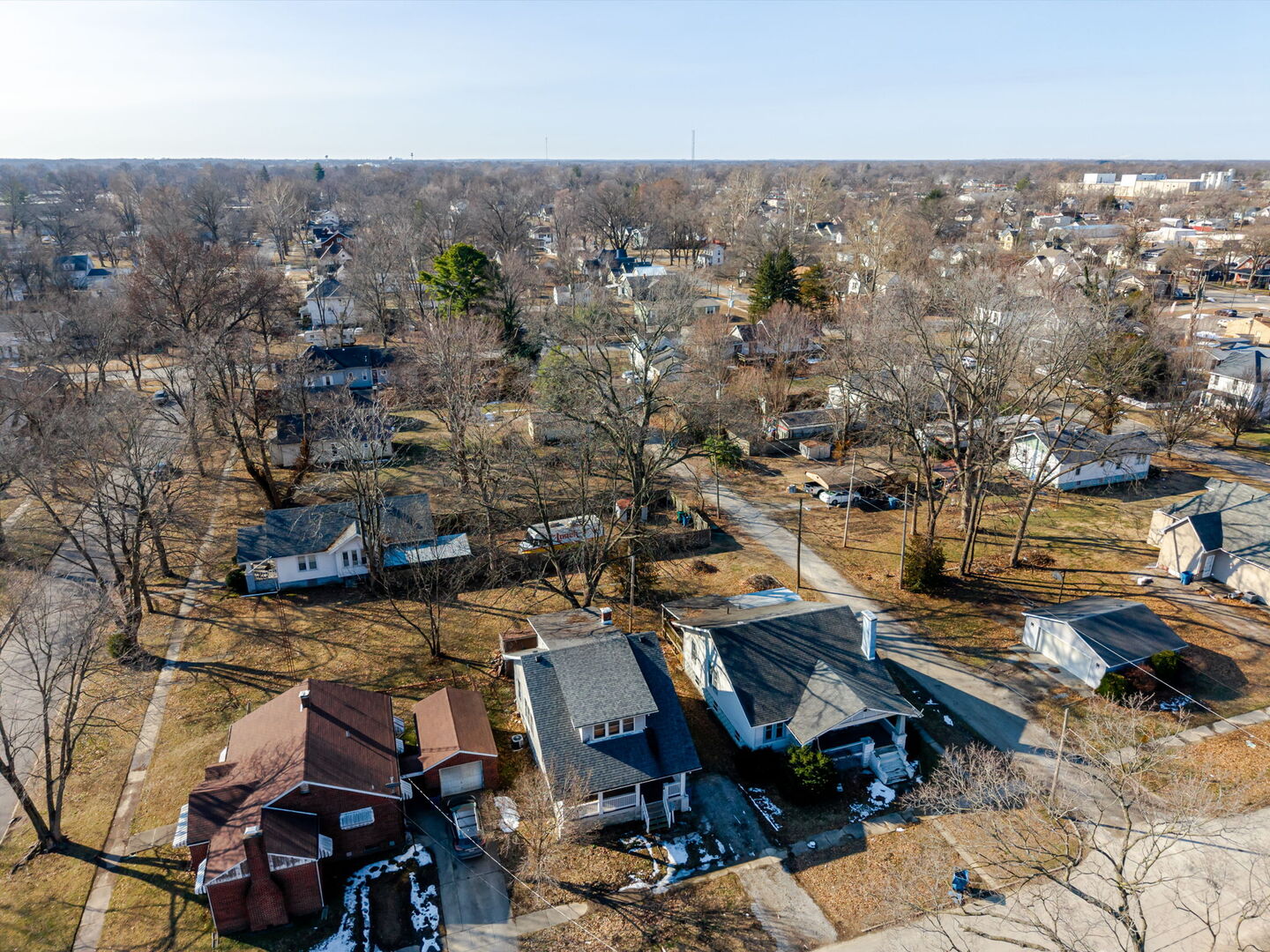 527 East 4th Street Centralia, IL 62801 - Photo 37 of 39 an aerial view of a house with parking space