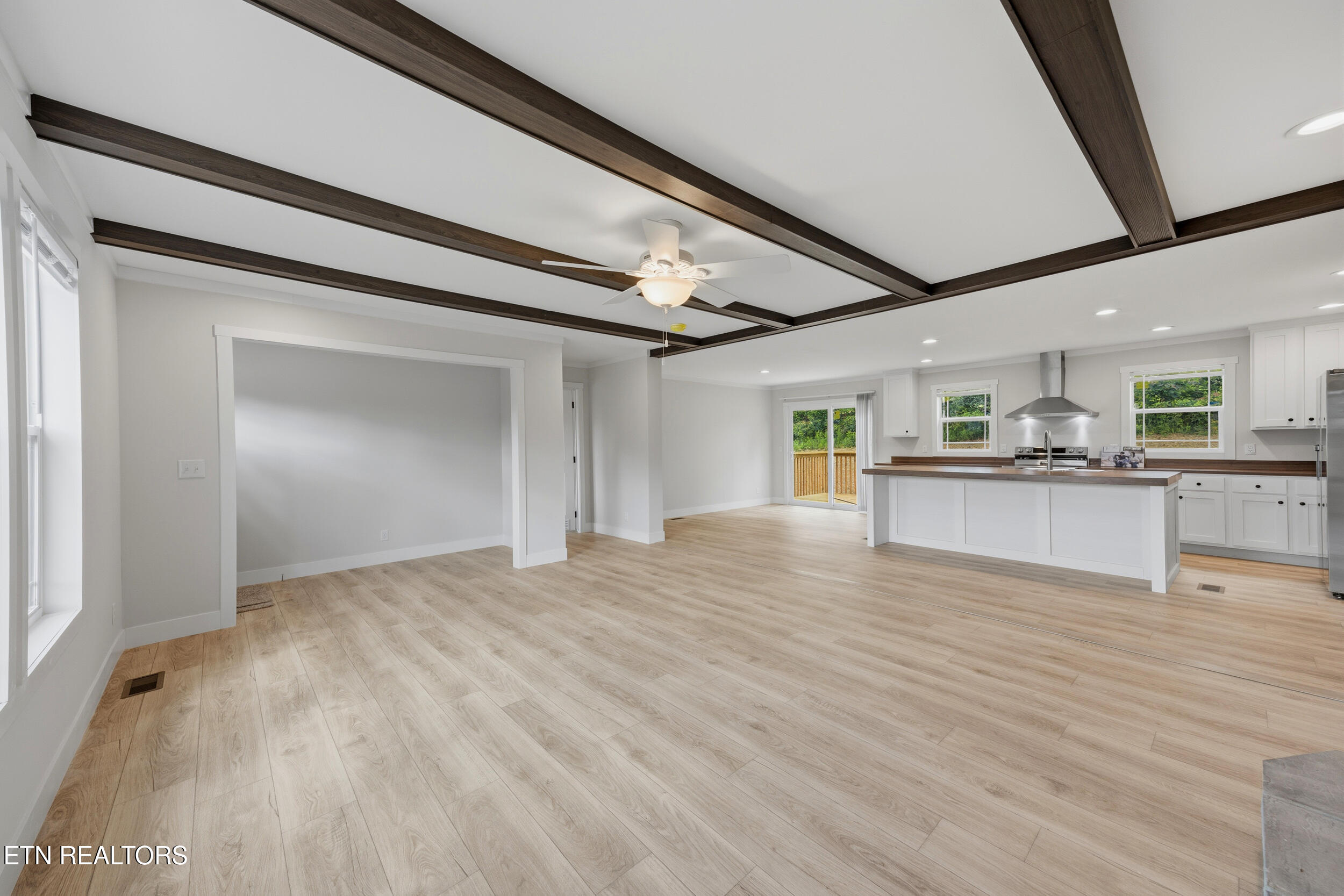 160 Copenhaver Road Lenoir City, TN 37771 - Photo 10 of 25 Kitchen - Living Room Wide