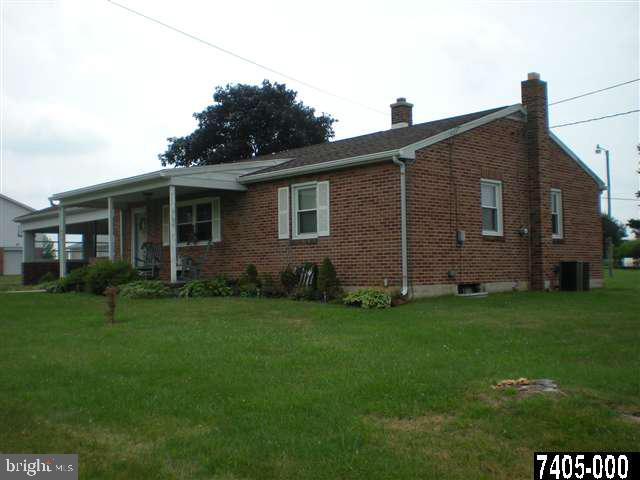 636 Old Commons Road Windsor, PA 17366 - Photo 2 of 22
