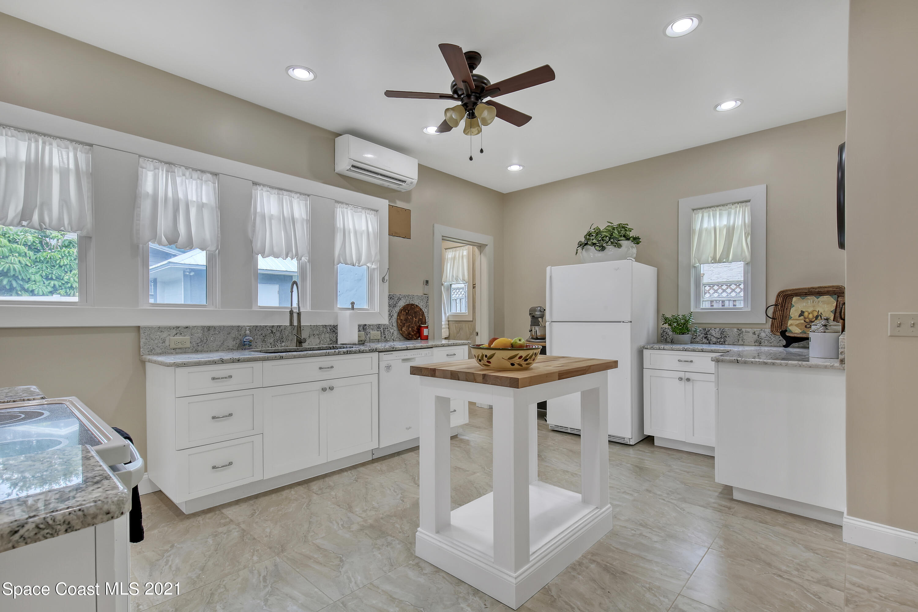 117 Riverside Drive Cocoa, FL 32922 - Photo 6 of 38 Kitchen
