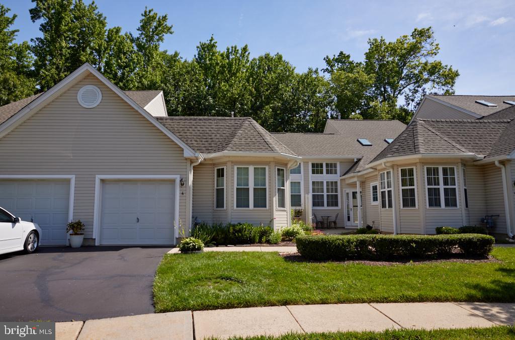 4 Winterberry Terrace Hamilton, NJ 08690 - Photo 2 of 43