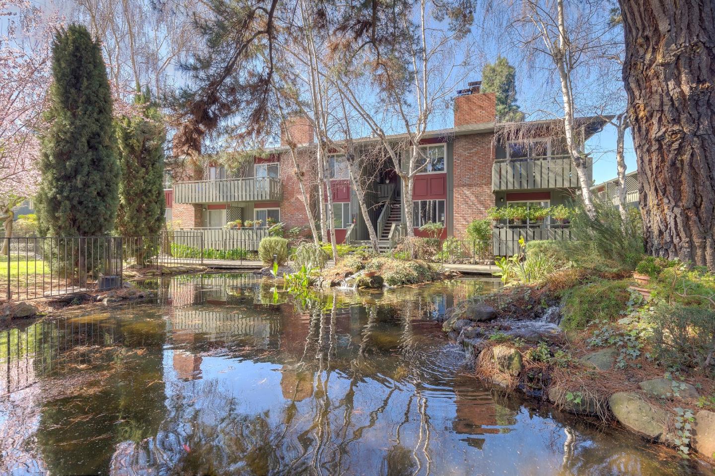 99 East Middlefield Road, Unit 28 Mountain View, CA 94043 - Photo 15 of 16 Gallery Image 15
