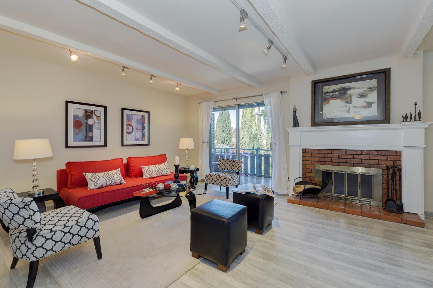 99 East Middlefield Road, Unit 28 Mountain View, CA 94043 - Photo 5 of 16 Gallery Image 5