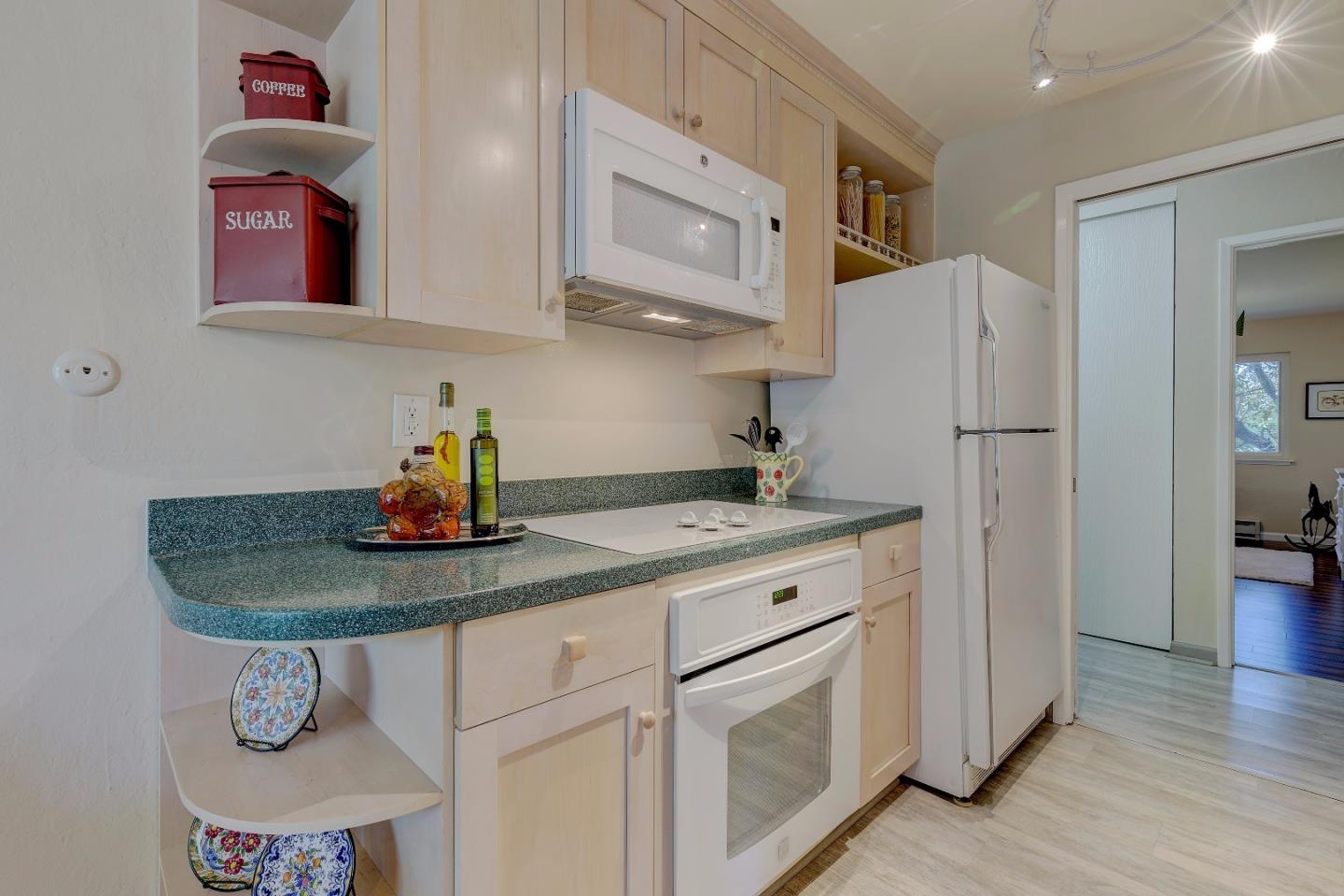 99 East Middlefield Road, Unit 28 Mountain View, CA 94043 - Photo 8 of 16 Gallery Image 8