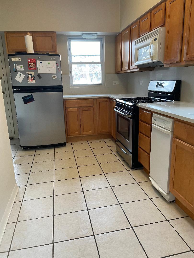 616 West Surf Street, Unit 3 Chicago, IL 60657 - Photo 8 of 22