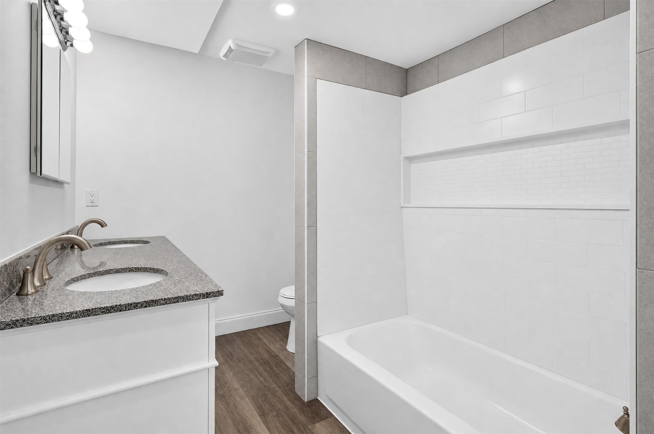 6717 Sharpcrest Street Houston, TX 77074 - Photo 11 of 14 Gallery Image 11