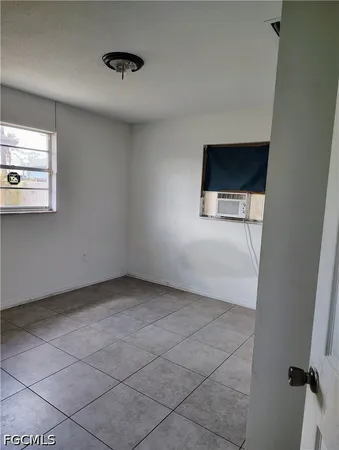 $1,100 | 1722 Maple Drive, Fort Myers, FL 33907