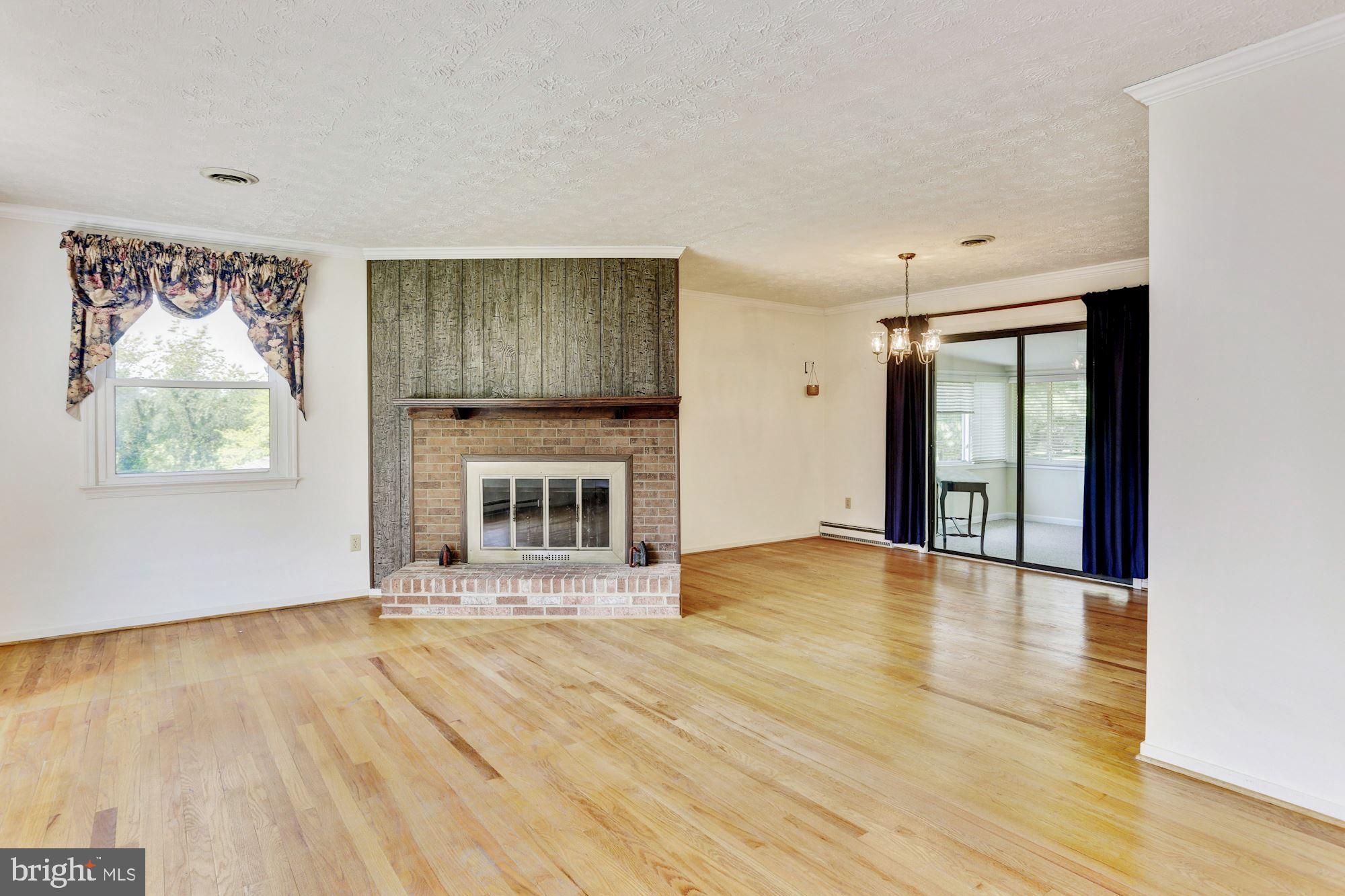 7010 Deer Valley Road Highland, MD 20777 - Photo 3 of 37 Living Room