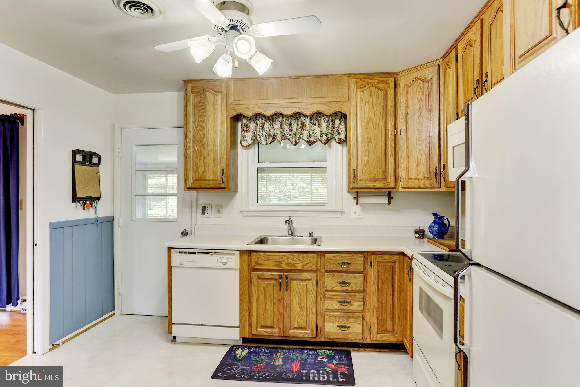 7010 Deer Valley Road Highland, MD 20777 - Photo 8 of 37 Kitchen