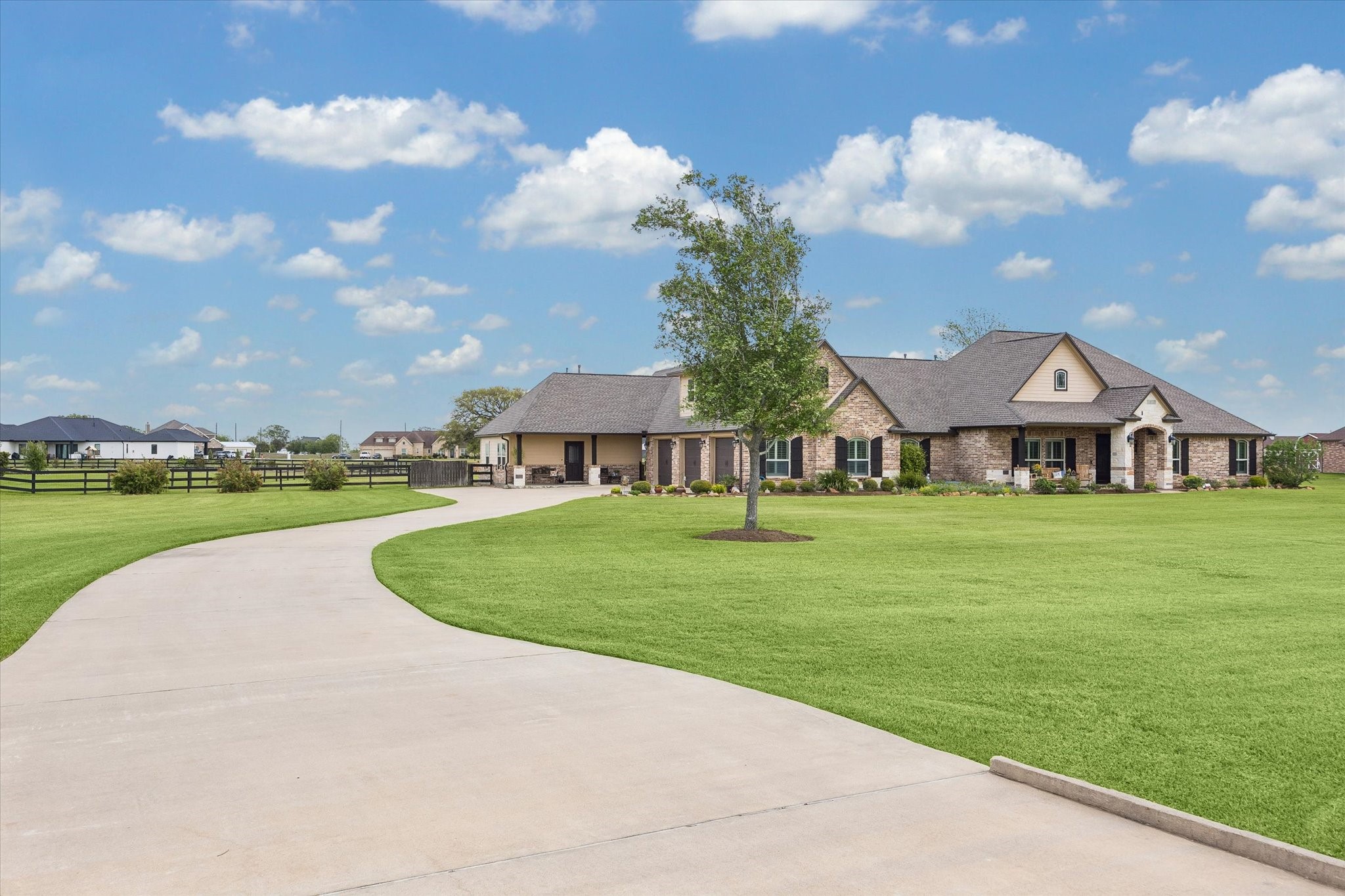 17703 Cedarhill Drive Rosharon, TX 77583 - Photo 3 of 47 a view of a house with a big yard