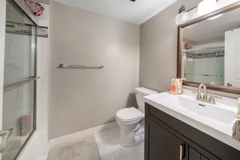 $245,000 | 1460 Fairlane Drive, Unit 312, Schaumburg, IL 60193