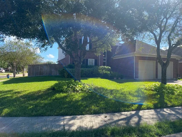 $2,650 | 2101 Crestwind Court, Pearland, TX 77584