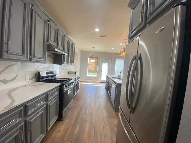 $2,650 | 2101 Crestwind Court, Pearland, TX 77584