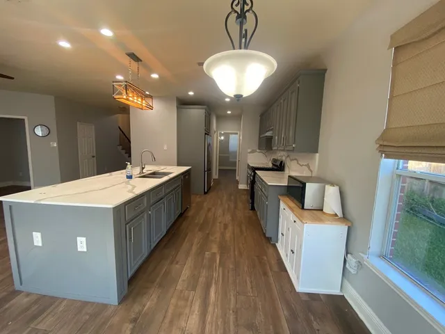 $2,650 | 2101 Crestwind Court, Pearland, TX 77584