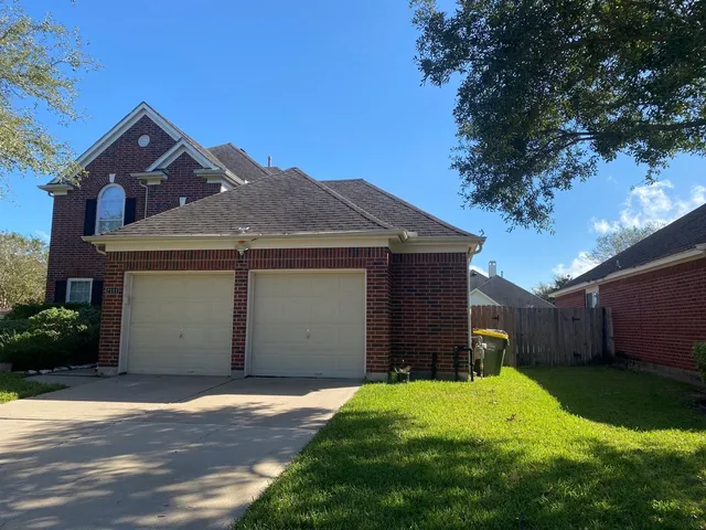 $2,650 | 2101 Crestwind Court, Pearland, TX 77584